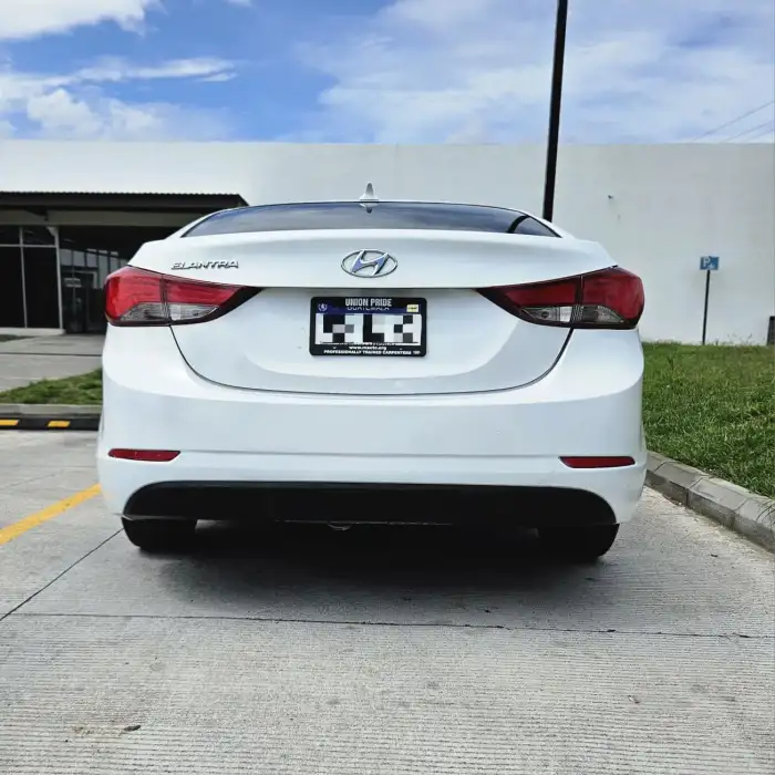2015 Hyundai Elantra — 5