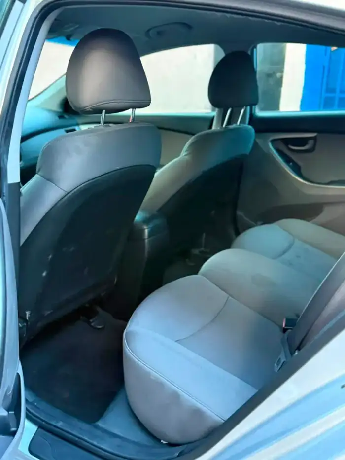 2012 Hyundai ELANTRA GLS — 6