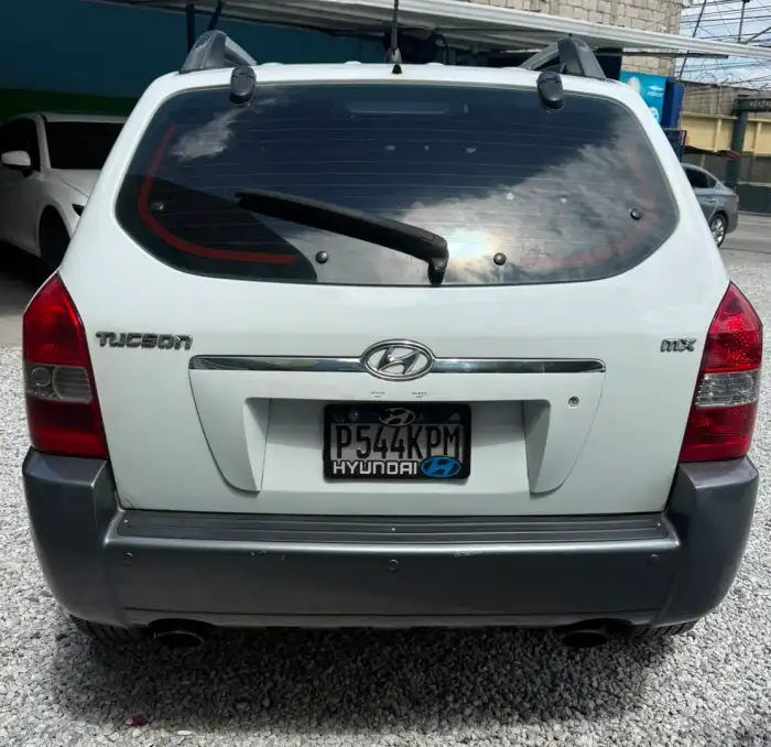 2007 Hyundai Tucson — 4