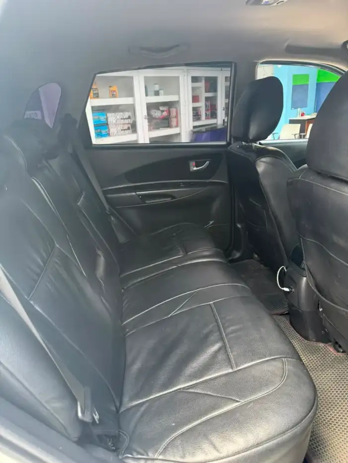 2007 Hyundai Tucson — 7