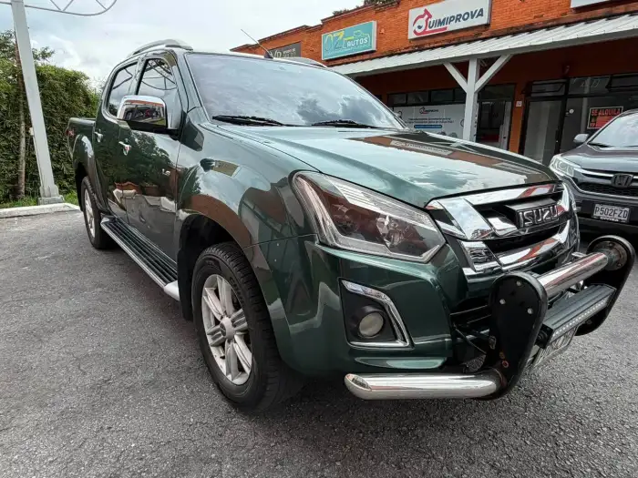 2019 Isuzu D MAX — 1