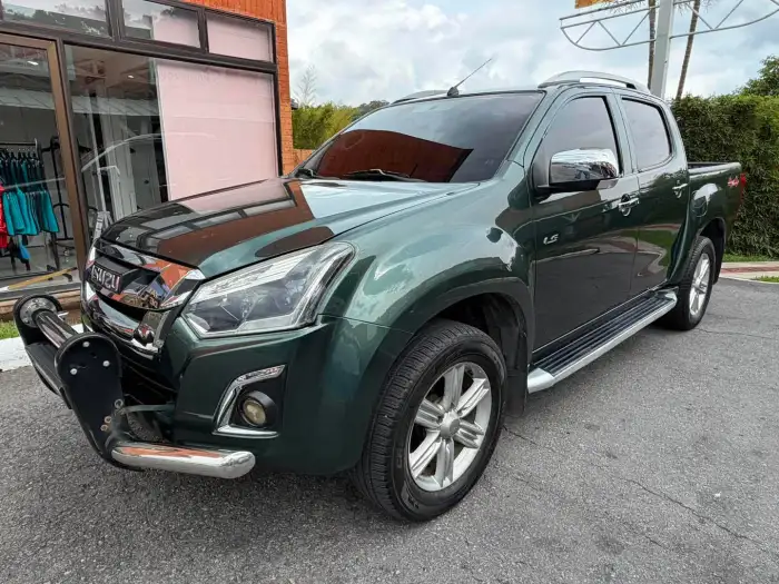 2019 Isuzu D MAX — 5
