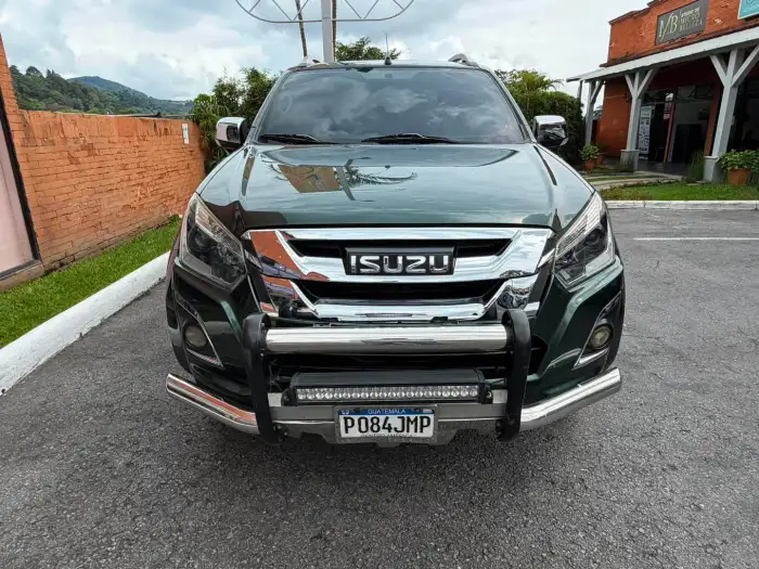 2019 Isuzu D MAX — 6
