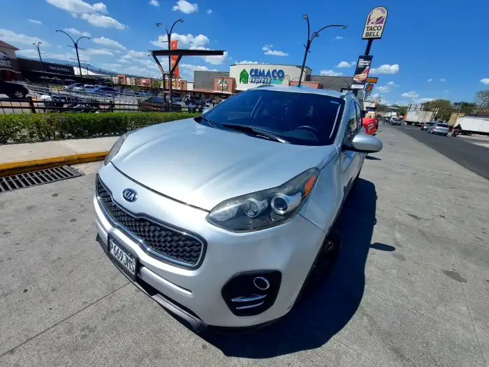 2017 Kia Sportage FE FWD — 4