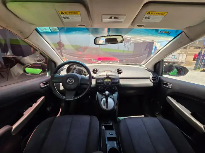 2012 Mazda 2 2012 AUTOMTICO — 11