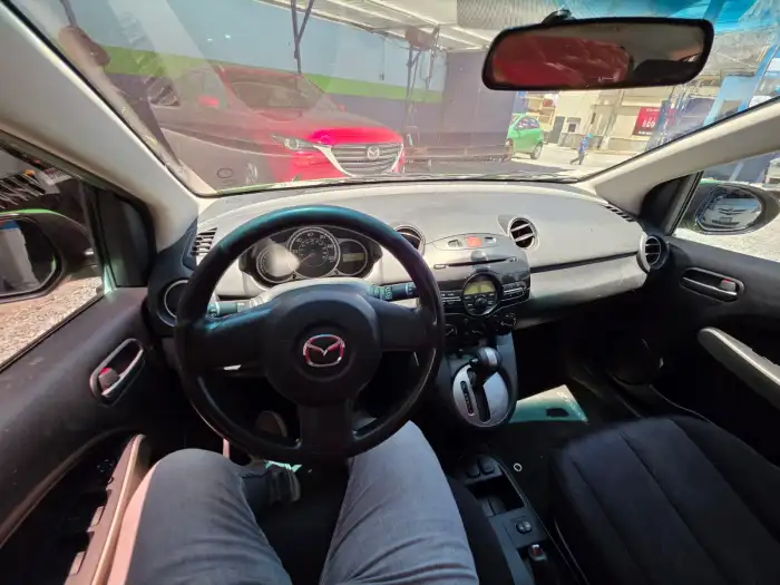 2012 Mazda 2 2012 AUTOMTICO — 13