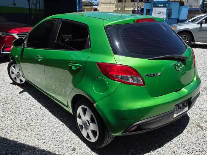 2012 Mazda 2 2012 AUTOMTICO — 6