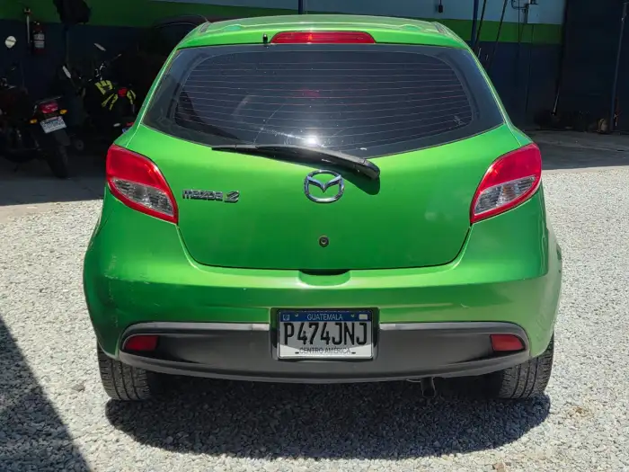 2012 Mazda 2 2012 AUTOMTICO — 7