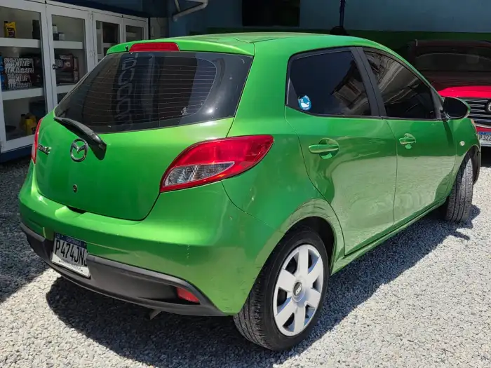 2012 Mazda 2 2012 AUTOMTICO — 8
