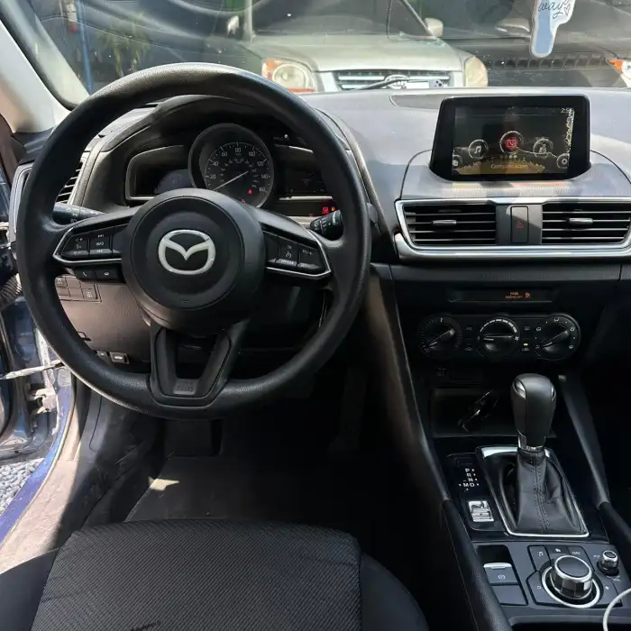 2017 Mazda 3 SPORT M — 8