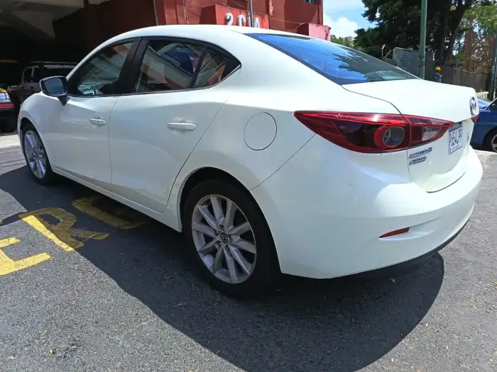 2017 Mazda 3 TOURING 2017 — 3