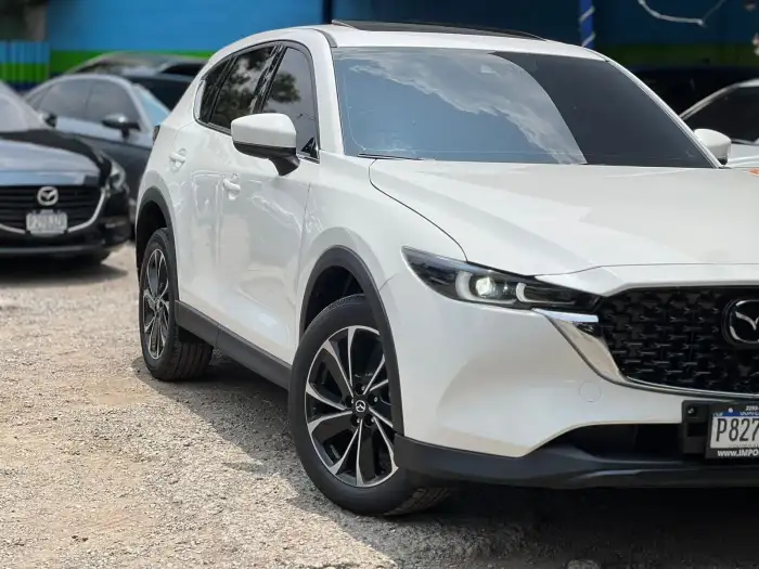2022 Mazda CX-5 2022 grand touring — 2