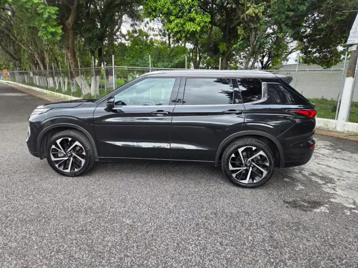 2023 Mitsubishi Outlander Edición 40 Aniversario 4x4 — 7