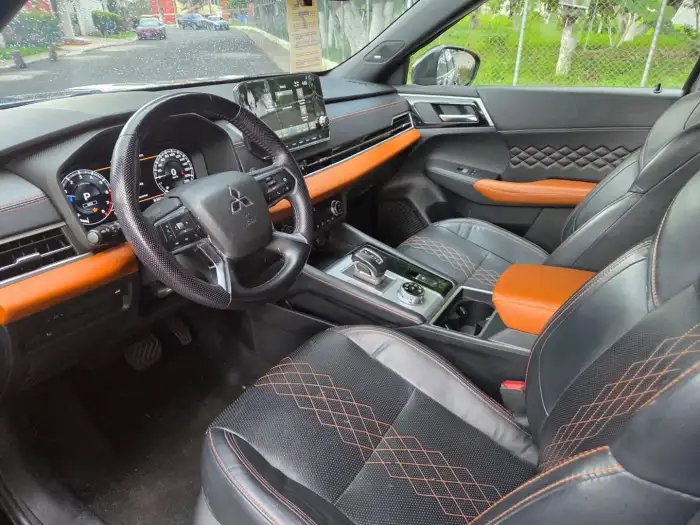 2023 Mitsubishi Outlander Edición 40 Aniversario 4x4 — 8