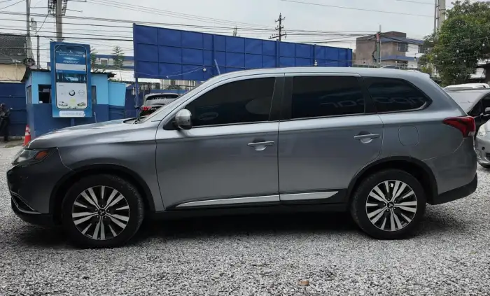 2019 Mitsubishi OUTLANDER SE 2019 AUTOMTICA — 4