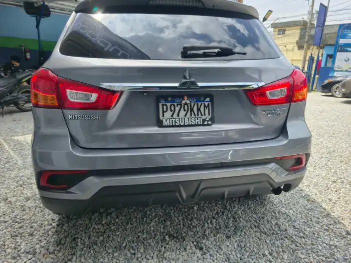 2019 Mitsubishi OUTLANDER SE SPORT — 3
