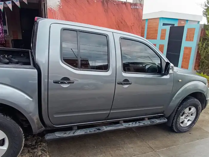 2009 Nissan NAVARA 4X4 2009 TURBO DIÉSEL — 5