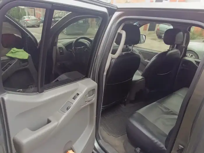 2009 Nissan NAVARA 4X4 2009 TURBO DIÉSEL — 8