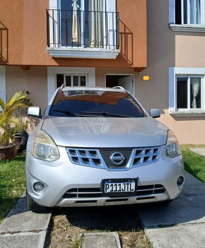 2011 Nissan ROGUE — 2