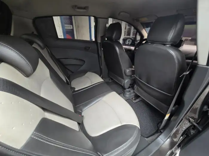2010 Chevrolet Spark LT — 9