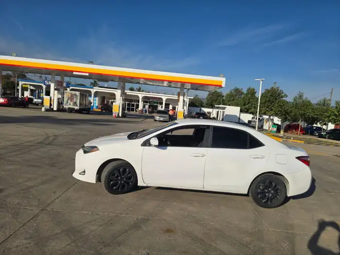 2019 Toyota COROLLA 2019 AOTOMATICO SISTREMA ECO — 2