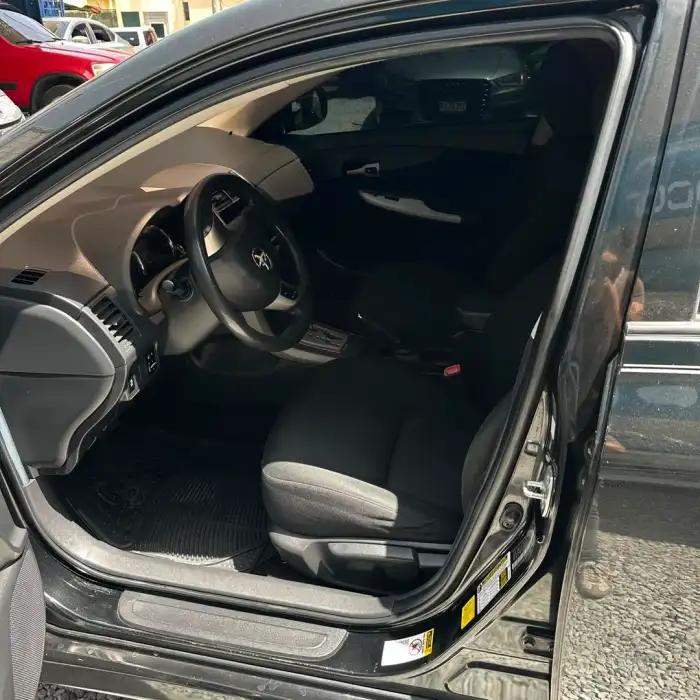 2010 Toyota COROLLA S — 8