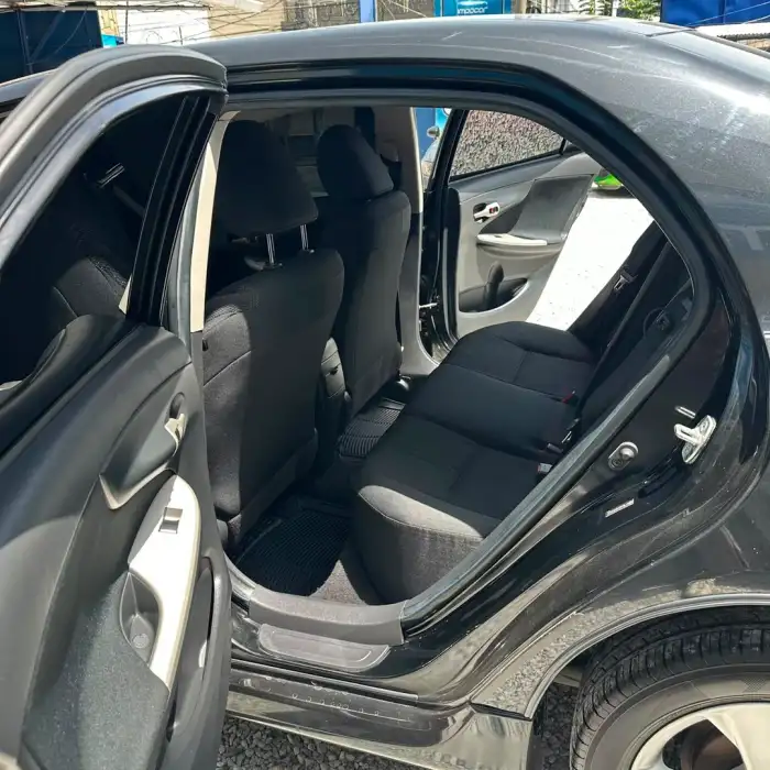 2010 Toyota COROLLA S — 9