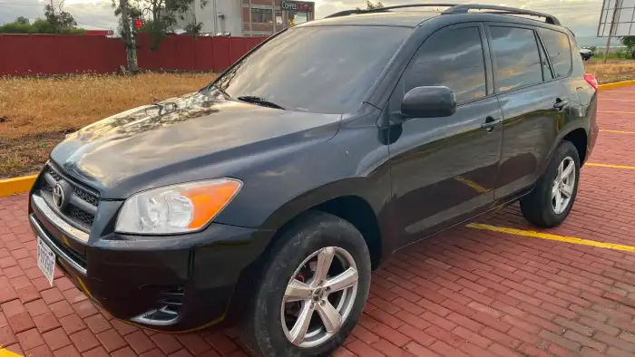 2011 Toyota Rav 2011 4 — 1
