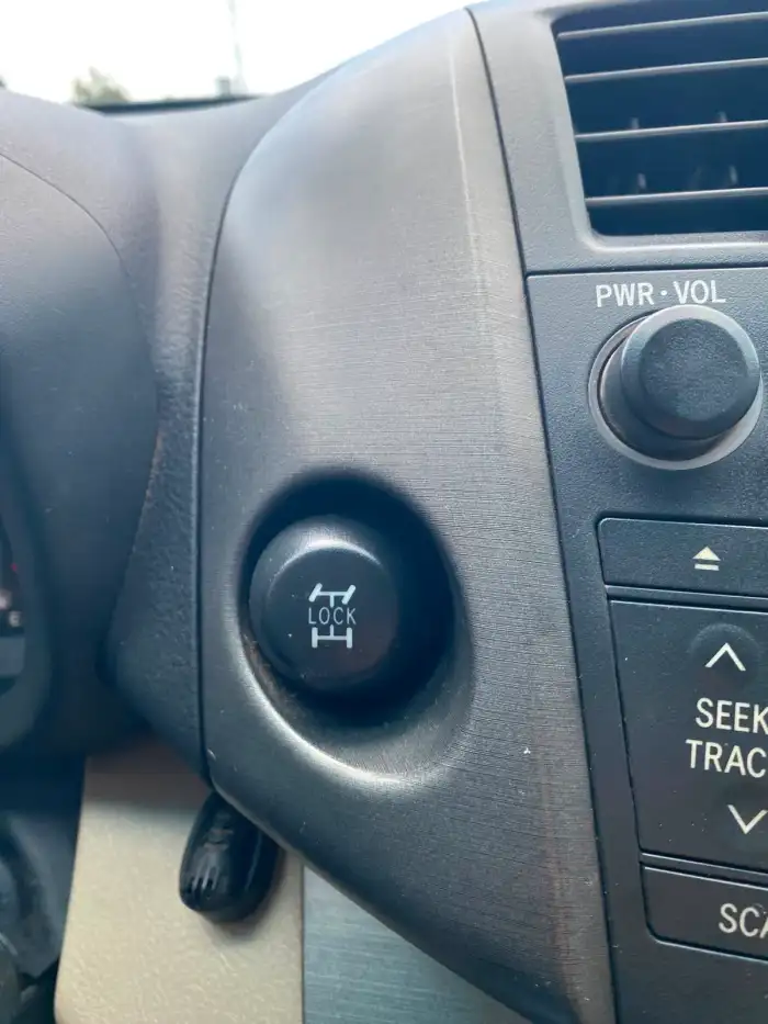 2011 Toyota Rav 2011 4 — 13