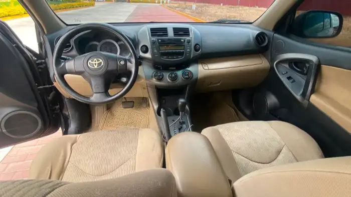 2011 Toyota Rav 2011 4 — 10