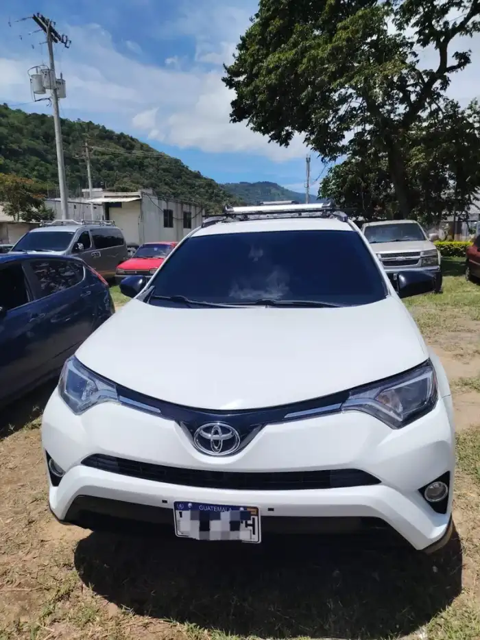 2016 Toyota RAV4 4WD — 2