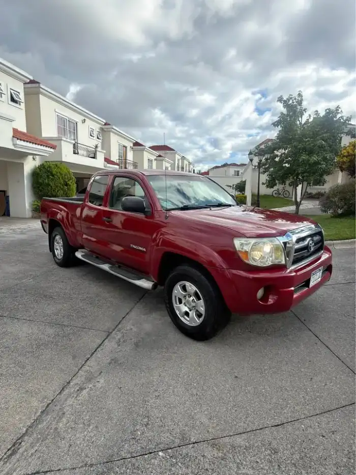 2016 Toyota RAV4 4WD — 11