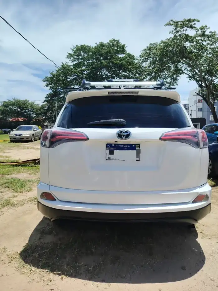 2016 Toyota RAV4 4WD — 4