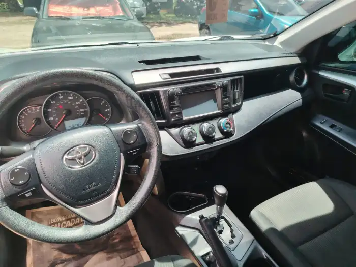 2016 Toyota RAV4 4WD — 8