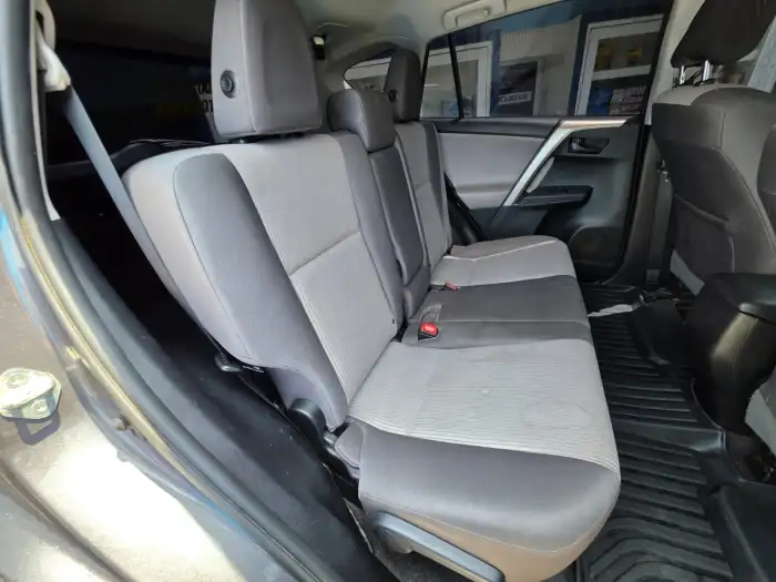 2015 Toyota RAV4 — 11