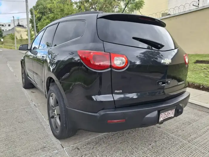 2011 Chevrolet traversse — 4