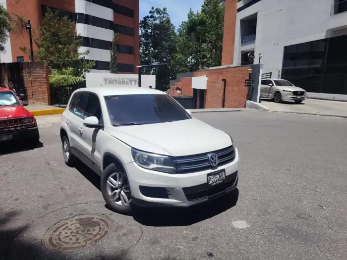 2015 Volkswagen Tiguan — 2