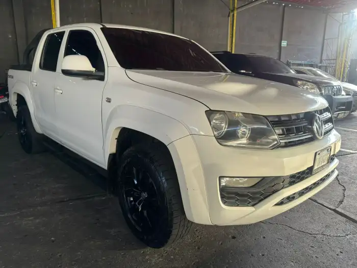 2015 Volkswagen Tiguan — 11