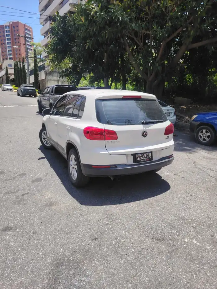 2015 Volkswagen Tiguan — 3