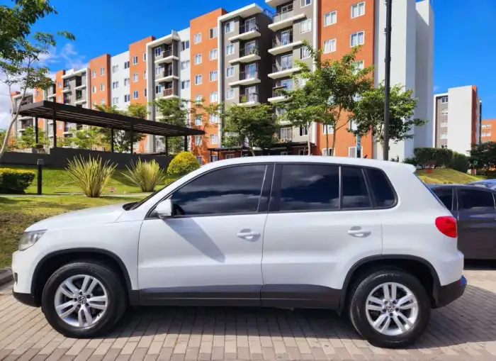 2015 Volkswagen Tiguan — 5