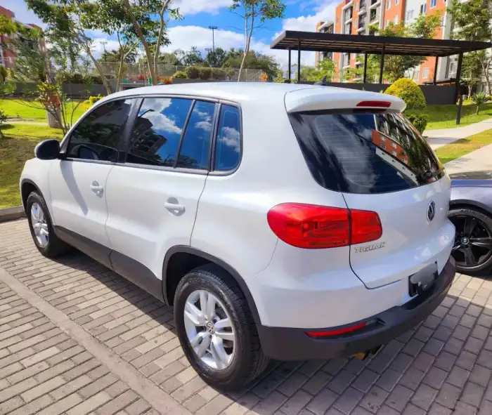 2015 Volkswagen Tiguan — 6