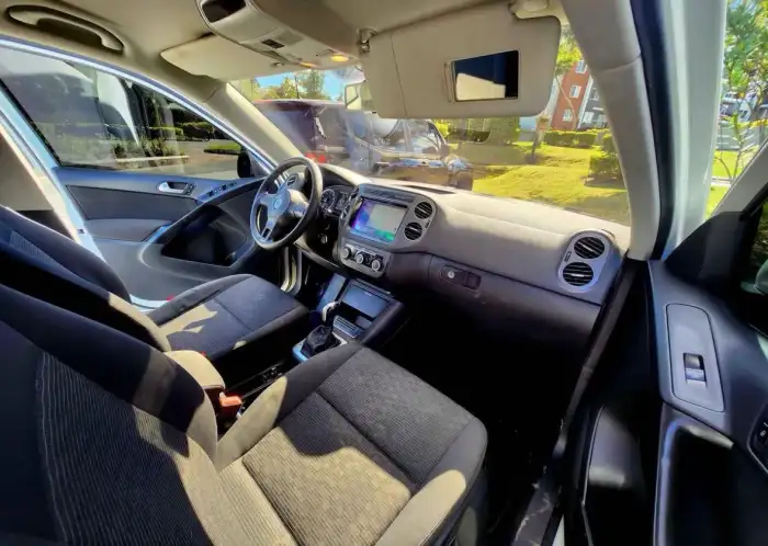 2015 Volkswagen Tiguan — 9