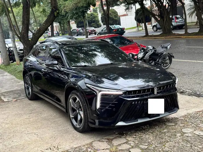 2025 Bestune B70S — 1