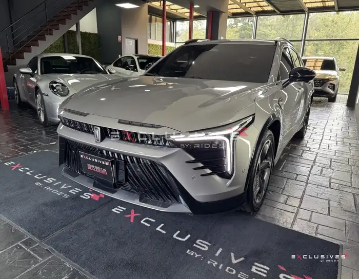 2025 Bestune B70S — 3