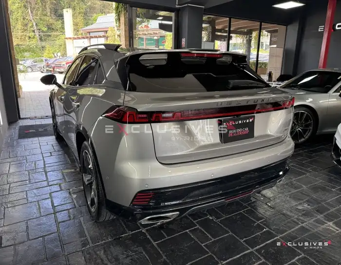 2025 Bestune B70S — 4