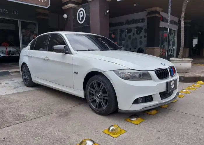 2012 BMW 3 — 3