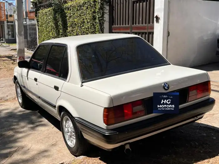 1990 BMW 316i — 4