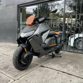 2022 BMW CENTURY