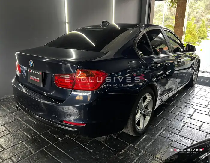 2013 BMW 320i — 4