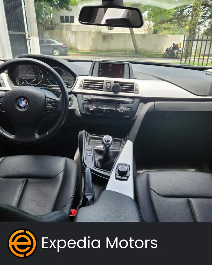 2013 BMW SERIE 1 — 4